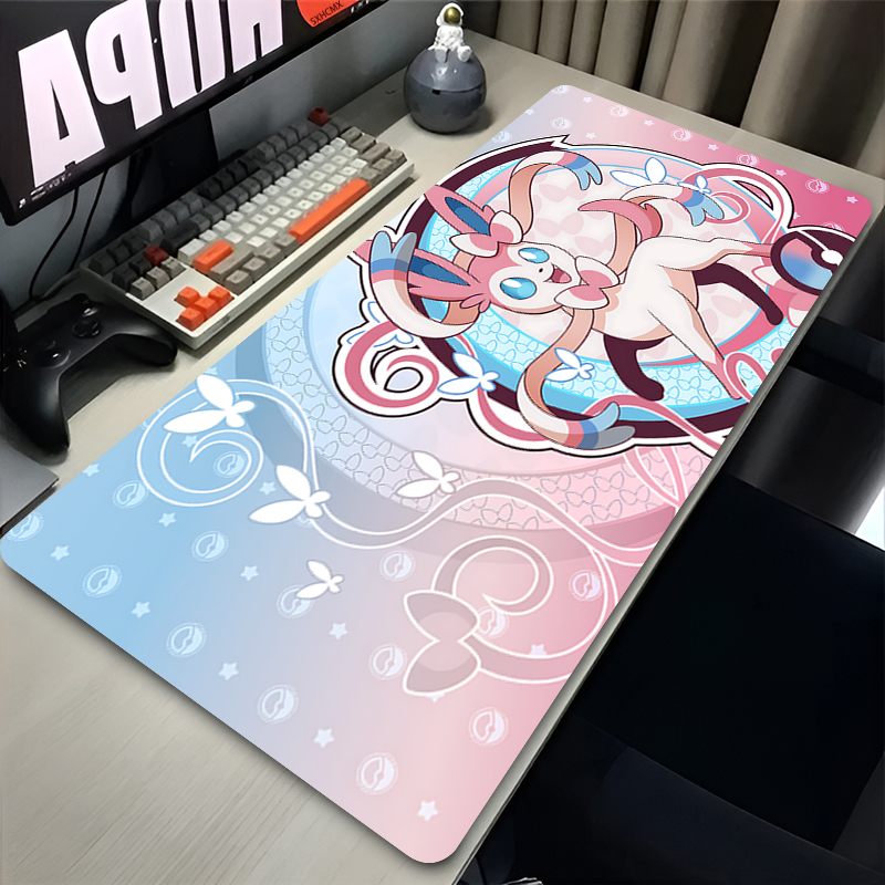 Gaming Office Accessories - แผ่นรองเมาส์สีชมพูขนาดใหญ่ XXL อุปกรณ์เสริมคอมพิวเตอร์สำหรับเล่นเกม P-pokemon Sylveon แผ่นรองคีย์บอร์ดสำหรับวางโต๊ะ